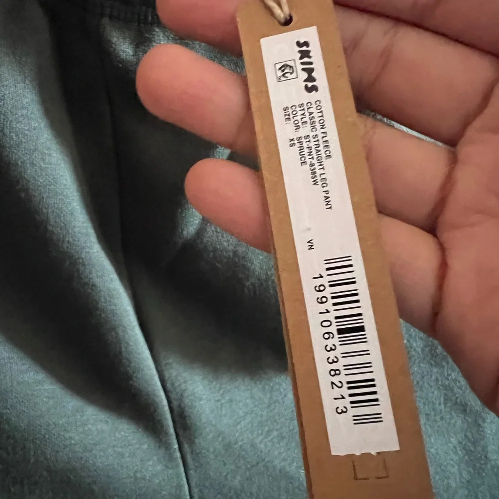 SKIMS Classic Straight Leg Sweatpants in Spruce Dark Green NWT - Picture 6 of 8